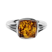 Zilveren ring met een Baltische barnsteen