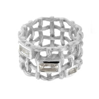 Zilveren ring met een witte kwarts