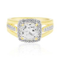 Zilveren ring met een witte kwarts