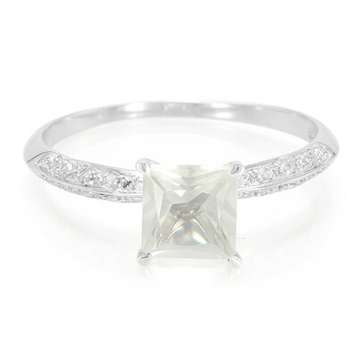 Zilveren ring met een eismaan kwarts
