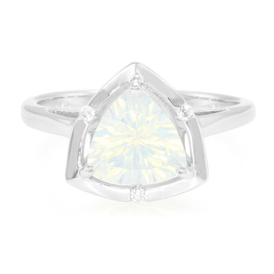Zilveren ring met een maan blauwe kwarts