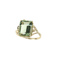 Gouden ring met een groene amethist