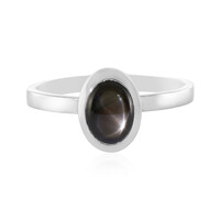 Zilveren ring met een zwarte ster saffier