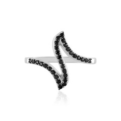Zilveren ring met zwarte spinelstenen