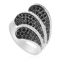Zilveren ring met zwarte spinelstenen