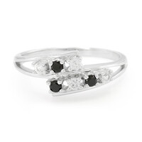 Zilveren ring met zwarte spinelstenen