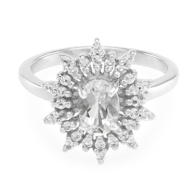 Zilveren ring met een petaliet