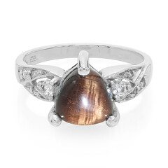 Zilveren ring met een rode tijgeroog