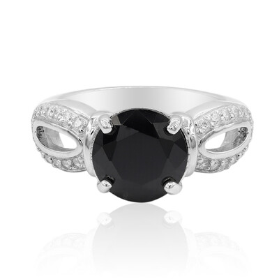 Zilveren ring met een zwarte spinel