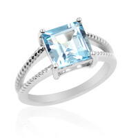 Zilveren ring met een hemel-blauwe topaas