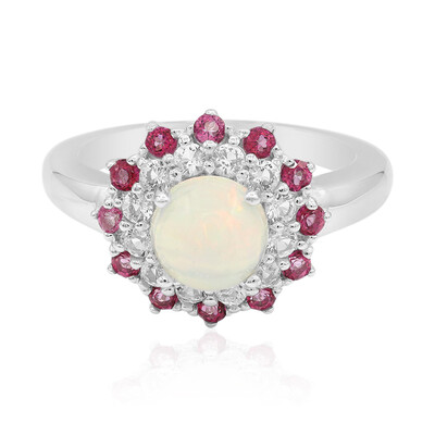 Zilveren ring met een Welo-opaal