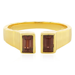 Zilveren ring met roze zirkonen