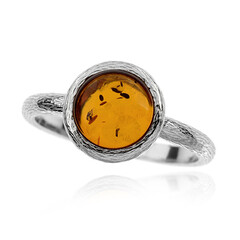 Zilveren ring met een Baltische barnsteen