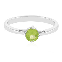 Zilveren ring met een peridoot