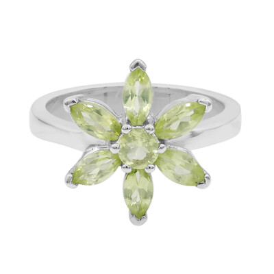 Zilveren ring met peridoots