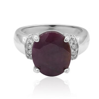 Zilveren ring met een robijn