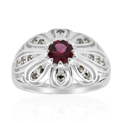 Zilveren ring met een rhodliet (Annette classic)