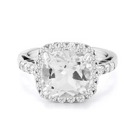 Zilveren ring met een witte topaas