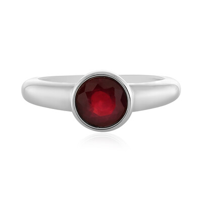 Zilveren ring met een Madagaskar Robijn
