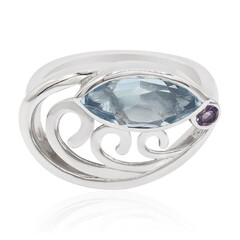 Zilveren ring met een hemel-blauwe topaas