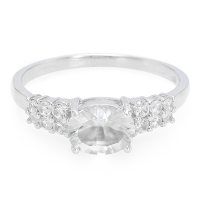 Zilveren ring met een petaliet