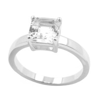 Zilveren ring met een danburiet