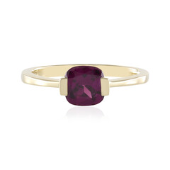 Gouden ring met een magenta granaat