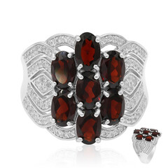 Zilveren ring met granaten