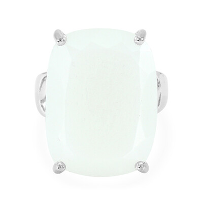 Zilveren ring met een witte maansteen