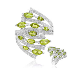 Zilveren ring met Birmese Peridoots