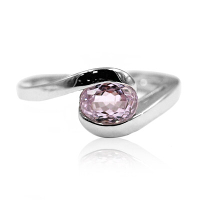 Zilveren ring met een Braziliaanse kunziet