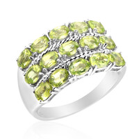 Zilveren ring met peridoots