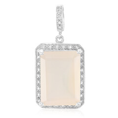 Zilveren hanger met een roze chalcedon