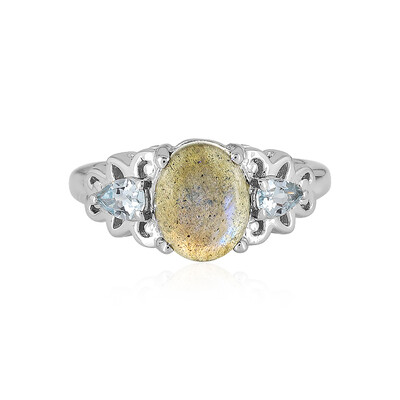 Zilveren ring met een labradoriet