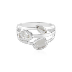 Zilveren ring met een witte kwarts