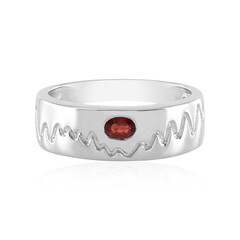 Zilveren ring met een Tanzania robijn (de Melo)