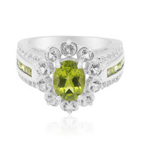 Zilveren ring met een peridoot