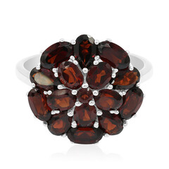 Zilveren ring met granaten