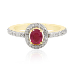 Gouden ring met een rode beril