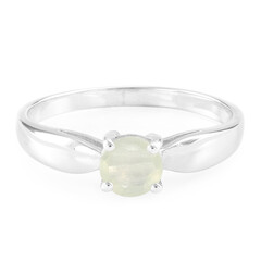 Zilveren ring met een prehniet