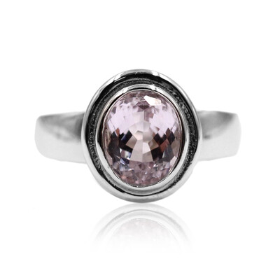 Zilveren ring met een Braziliaanse kunziet