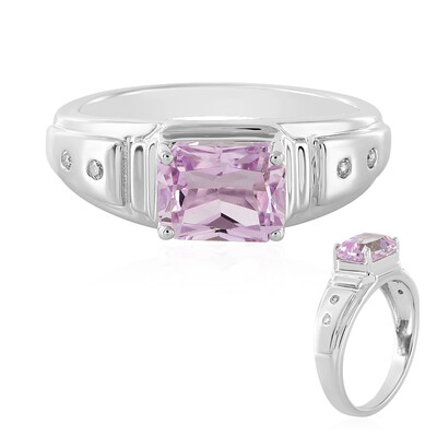 Zilveren ring met een kunziet