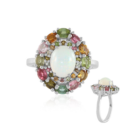 Zilveren ring met een Welo-opaal