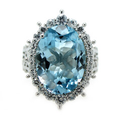 Zilveren ring met een hemel-blauwe topaas (Dallas Prince Designs)