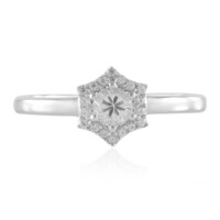 Zilveren ring met een witte saffier