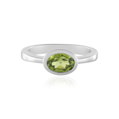 Zilveren ring met een peridoot (KM by Juwelo)