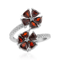 Zilveren ring met granaten
