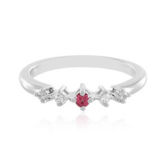 Zilveren ring met een roze spinel