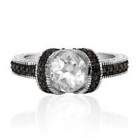 Zilveren ring met een witte kwarts