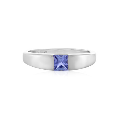 Zilveren ring met een tanzaniet